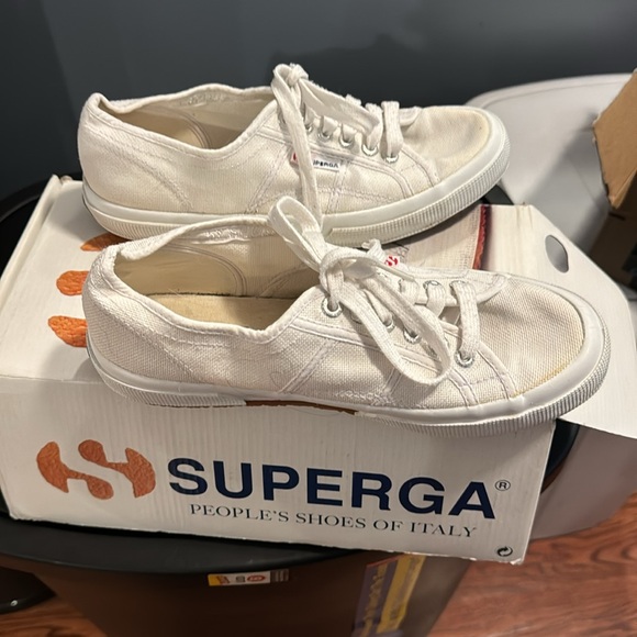 Superga white 9.5 sneakers - Picture 4 of 6